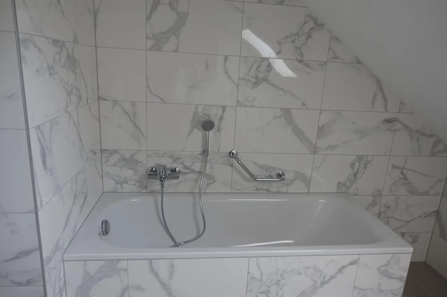 Ultimo piano 2.5 stanze - Foto 3 di 6