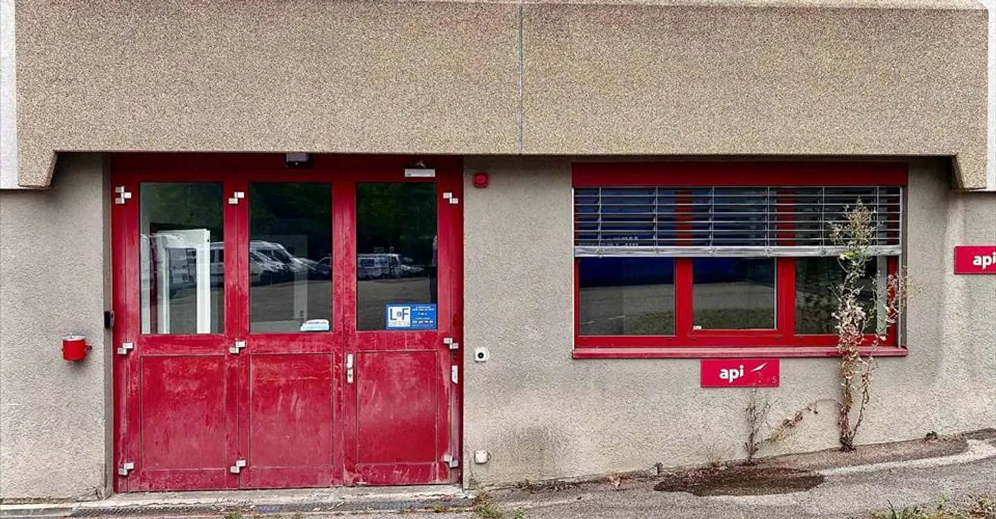 Mischgenutztes Gebäude mieten - Foto 1 von 4