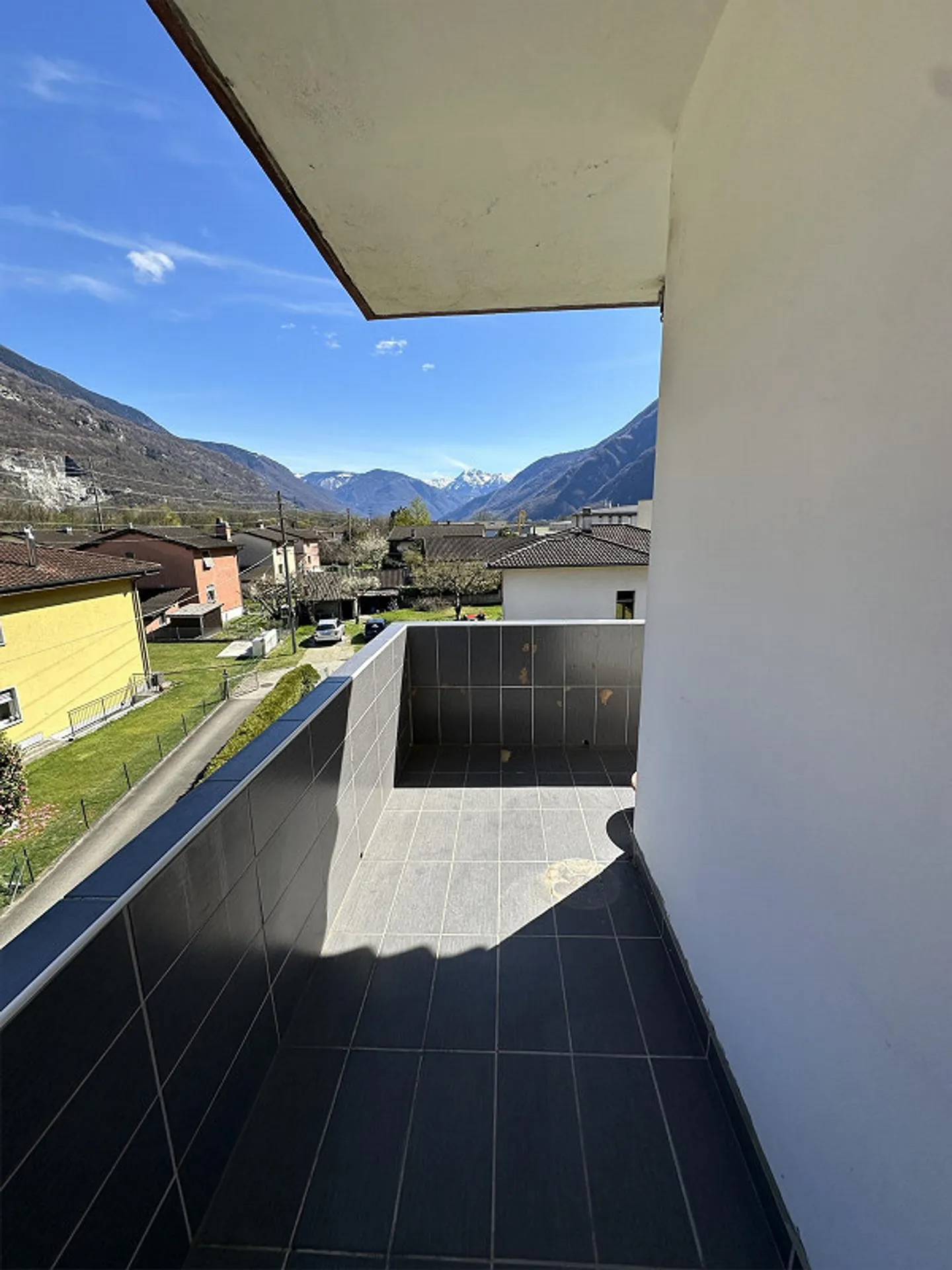 Bel appartement de 3,5 pièces avec parking - Photo 8 sur 10