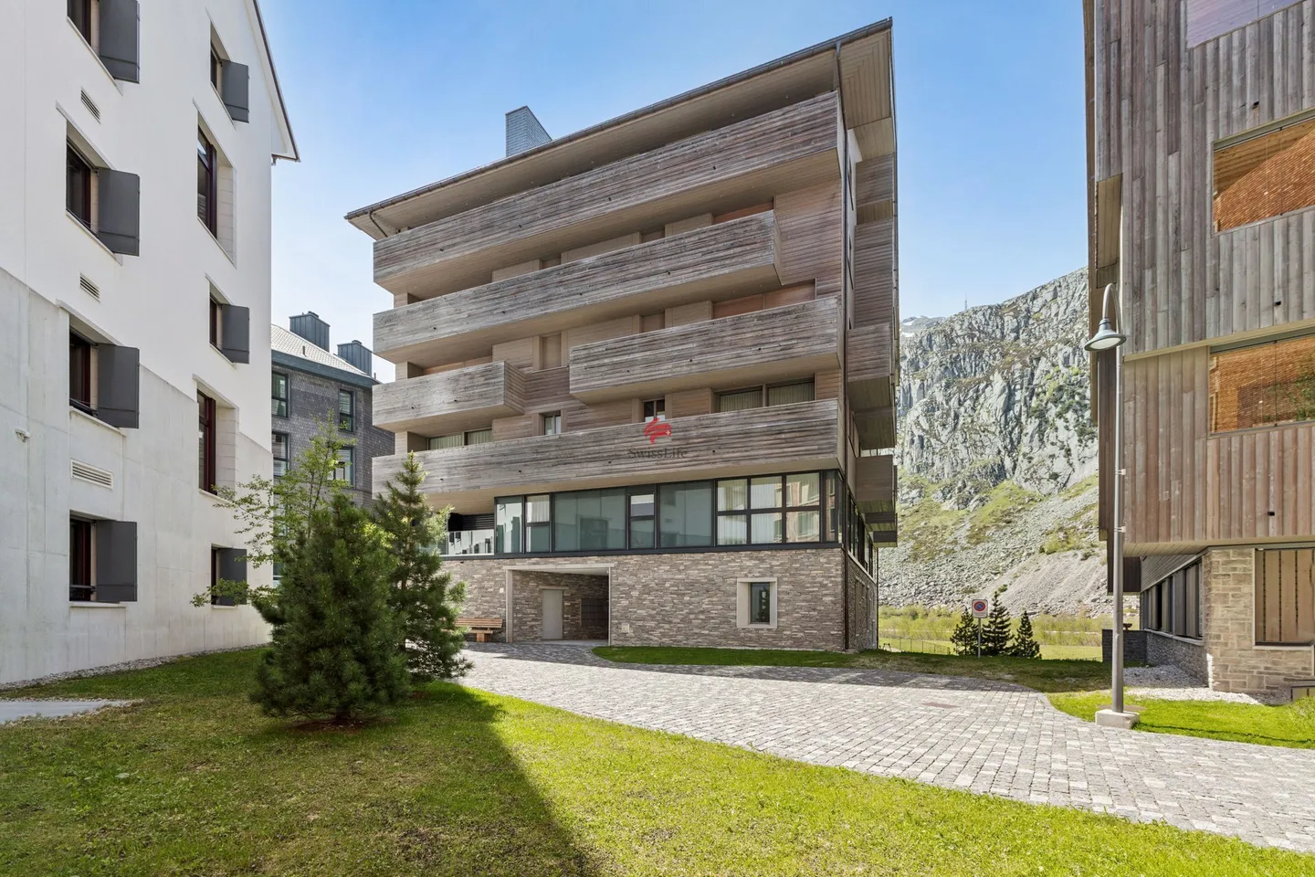 Alpine Exzellenz – Exklusive Residenz im Resort "Andermatt Swiss Alps" - Photo 12 of 17