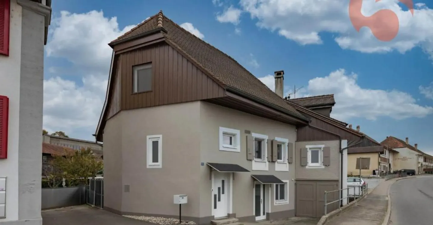 Belle maison villageoise rénovée avec terrasses et jardin - Photo 1 of 12