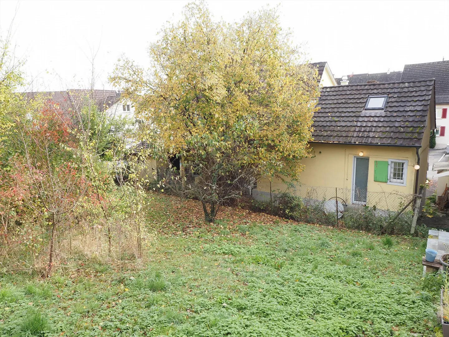 Wohn- und Geschäftsliegenschaft mit zwei Wohnungen und Restaurant - Foto 2 von 2