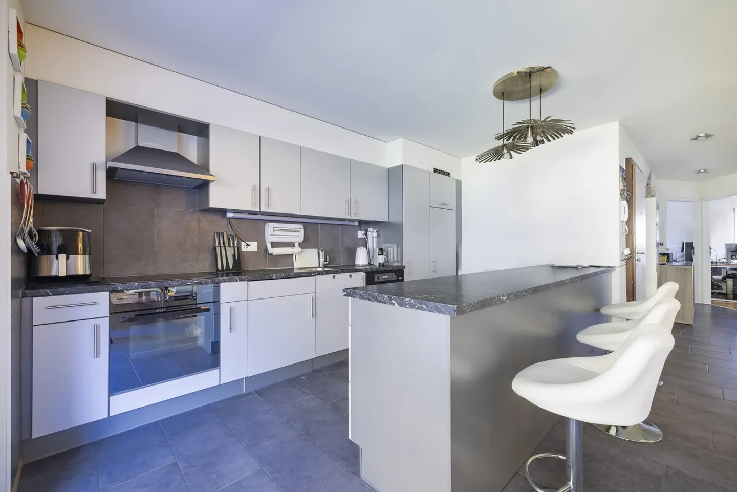 Appartement avec 4,5 pièces et jardin au centre de Monthey - Photo 4 sur 12