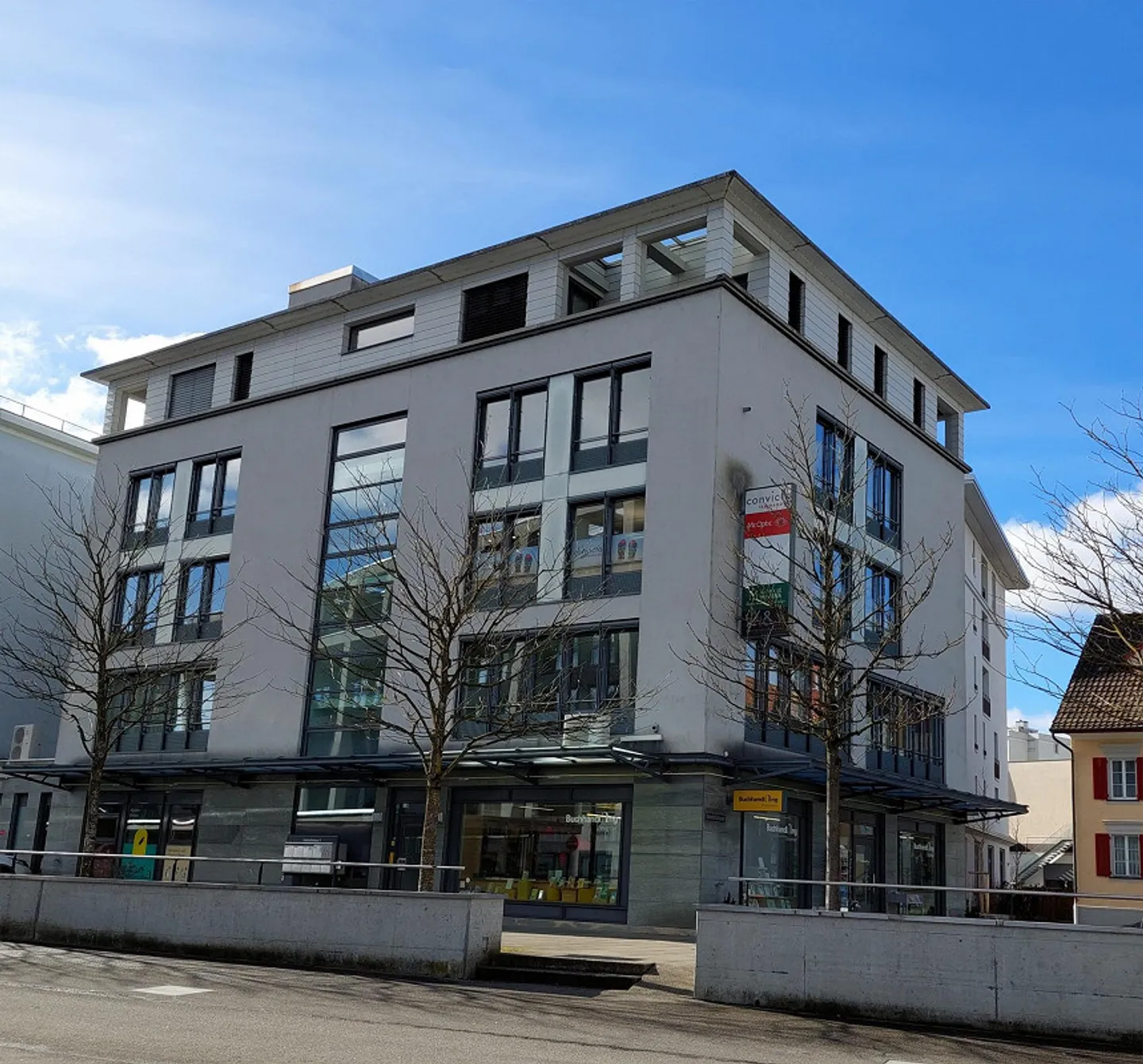 Central et représentatif - Votre nouvelle surface de service à Sursee - Photo 1 sur 6