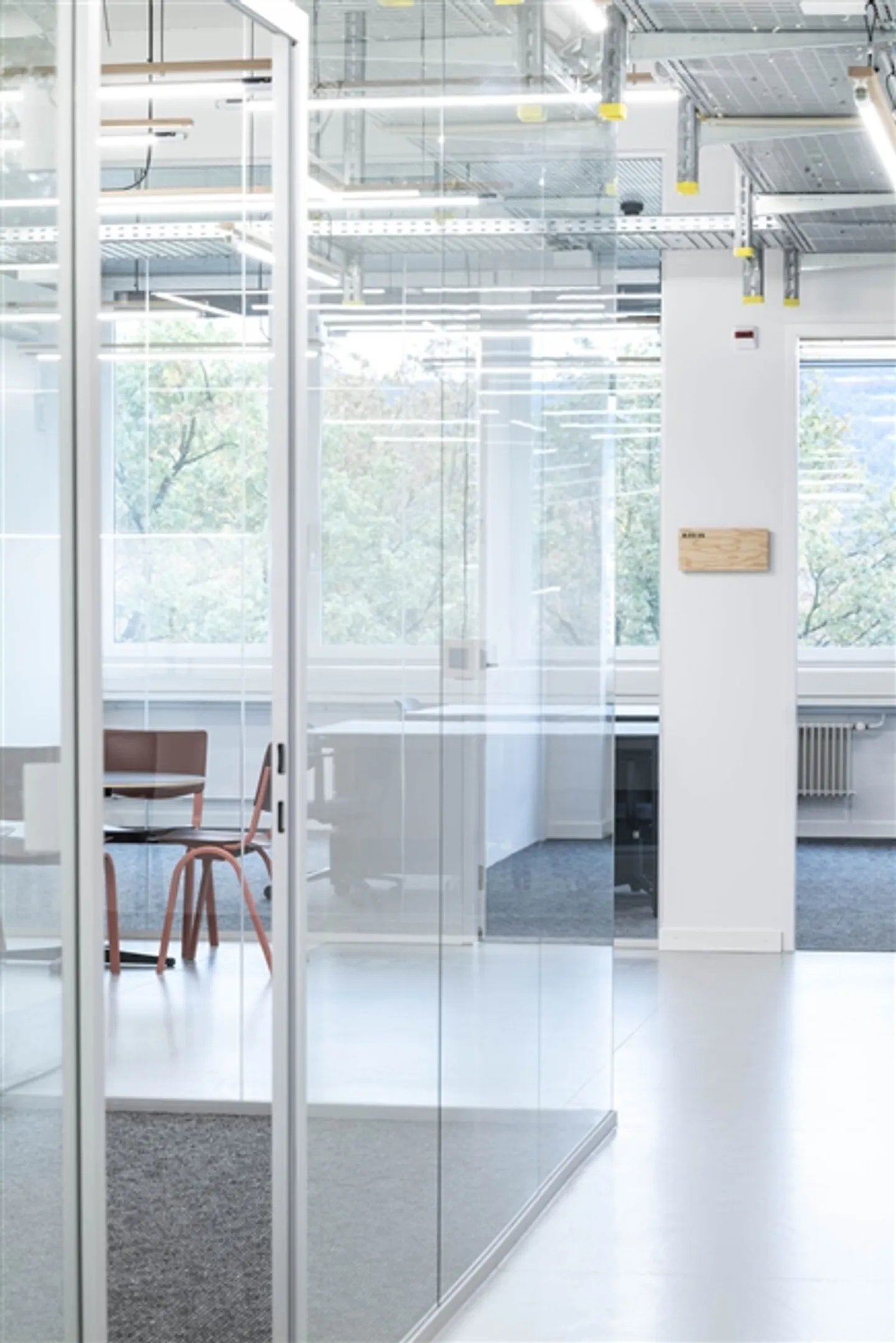 Espace de laboratoire dans le Life Science Hub de Reinach, Bâle, avec service complet - Photo 7 sur 7