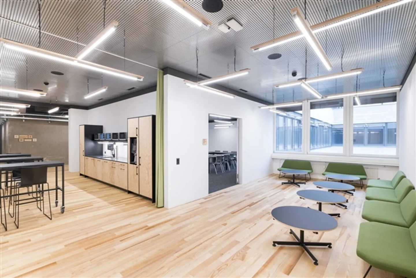 Espace de laboratoire dans le Life Science Hub de Reinach, Bâle, avec service complet - Photo 5 sur 7