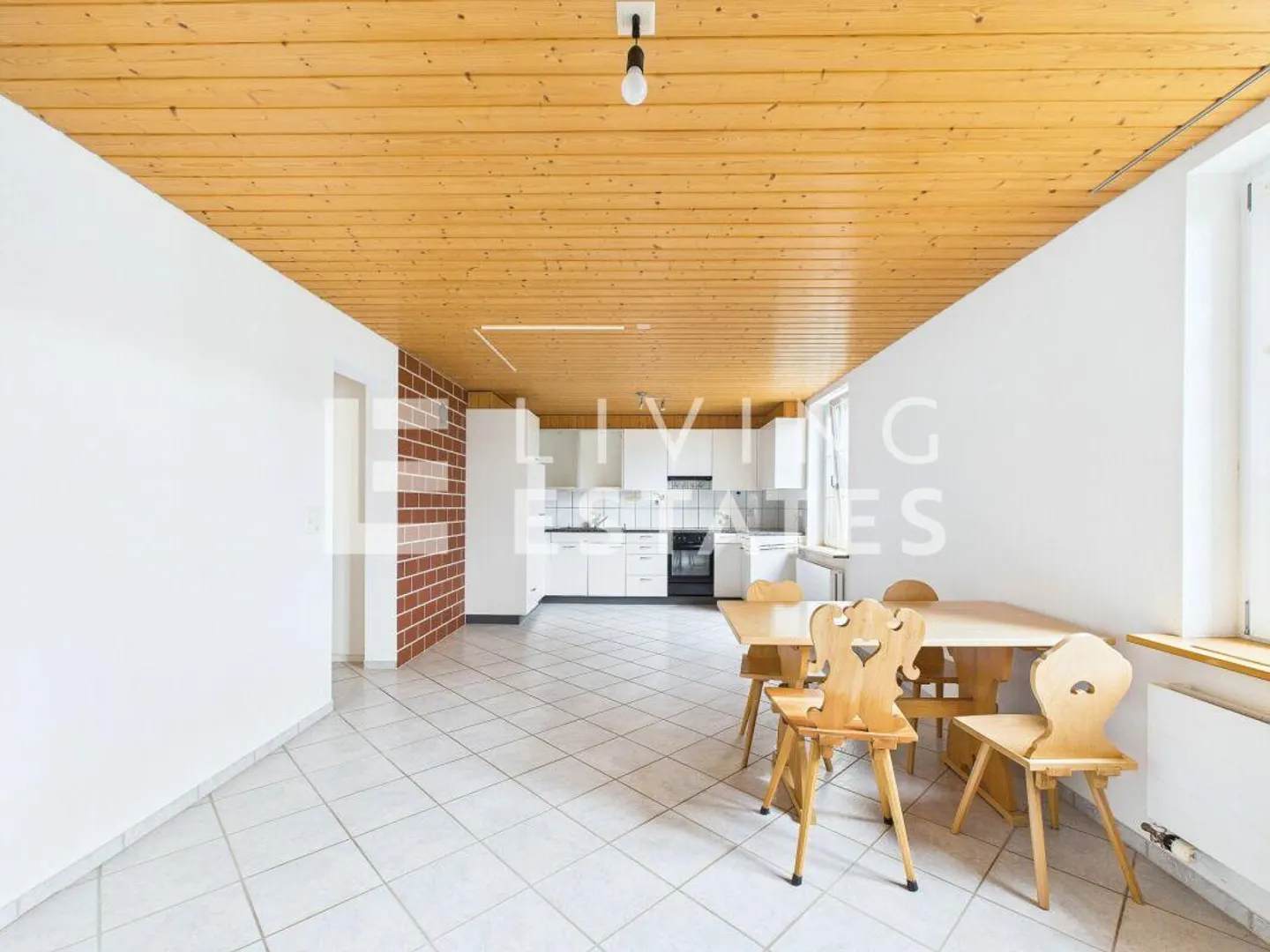 COZY - RUSTIC - CENTRAL - Photo 3 of 13