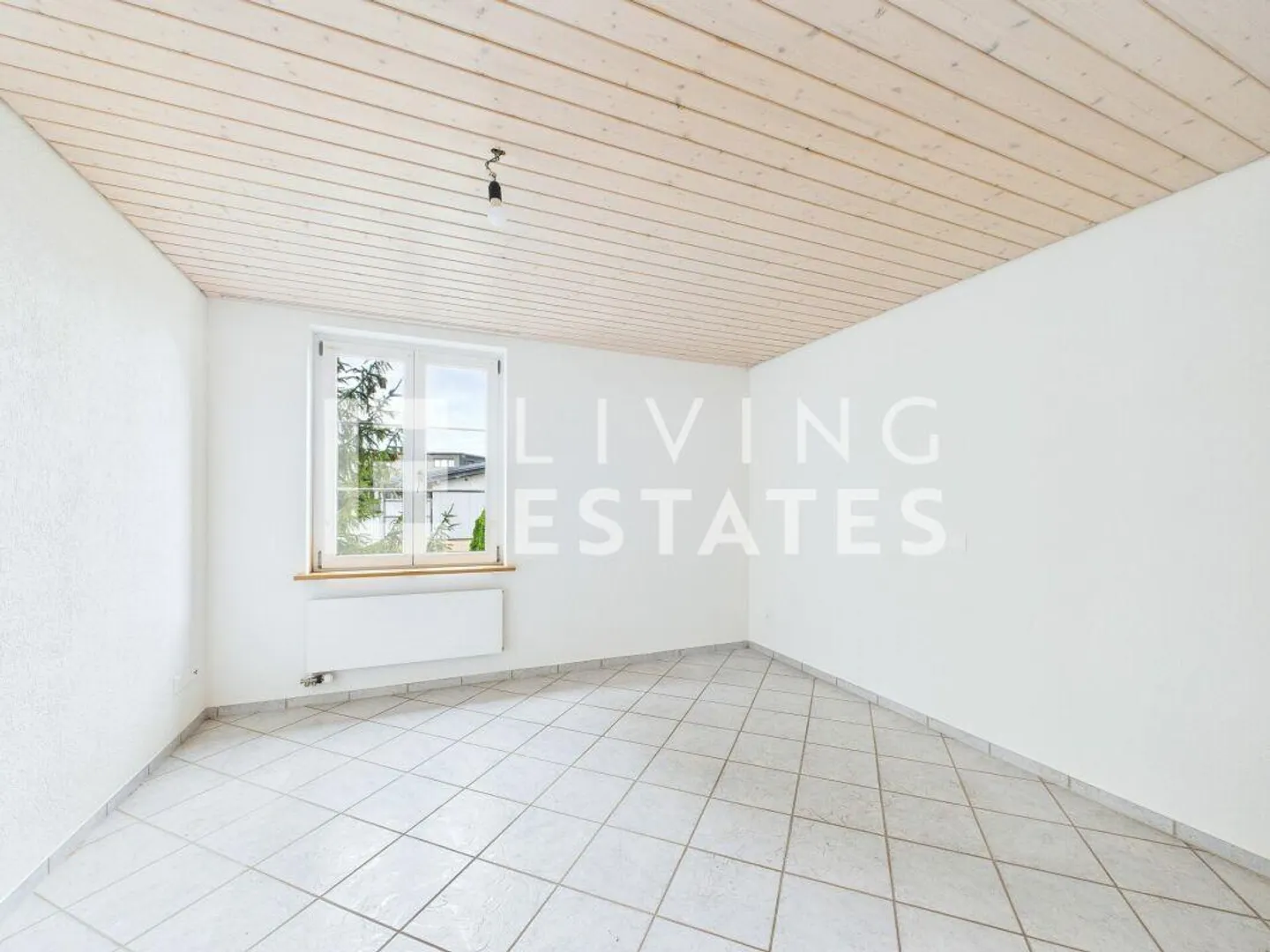 COZY - RUSTIC - CENTRAL - Photo 9 of 13