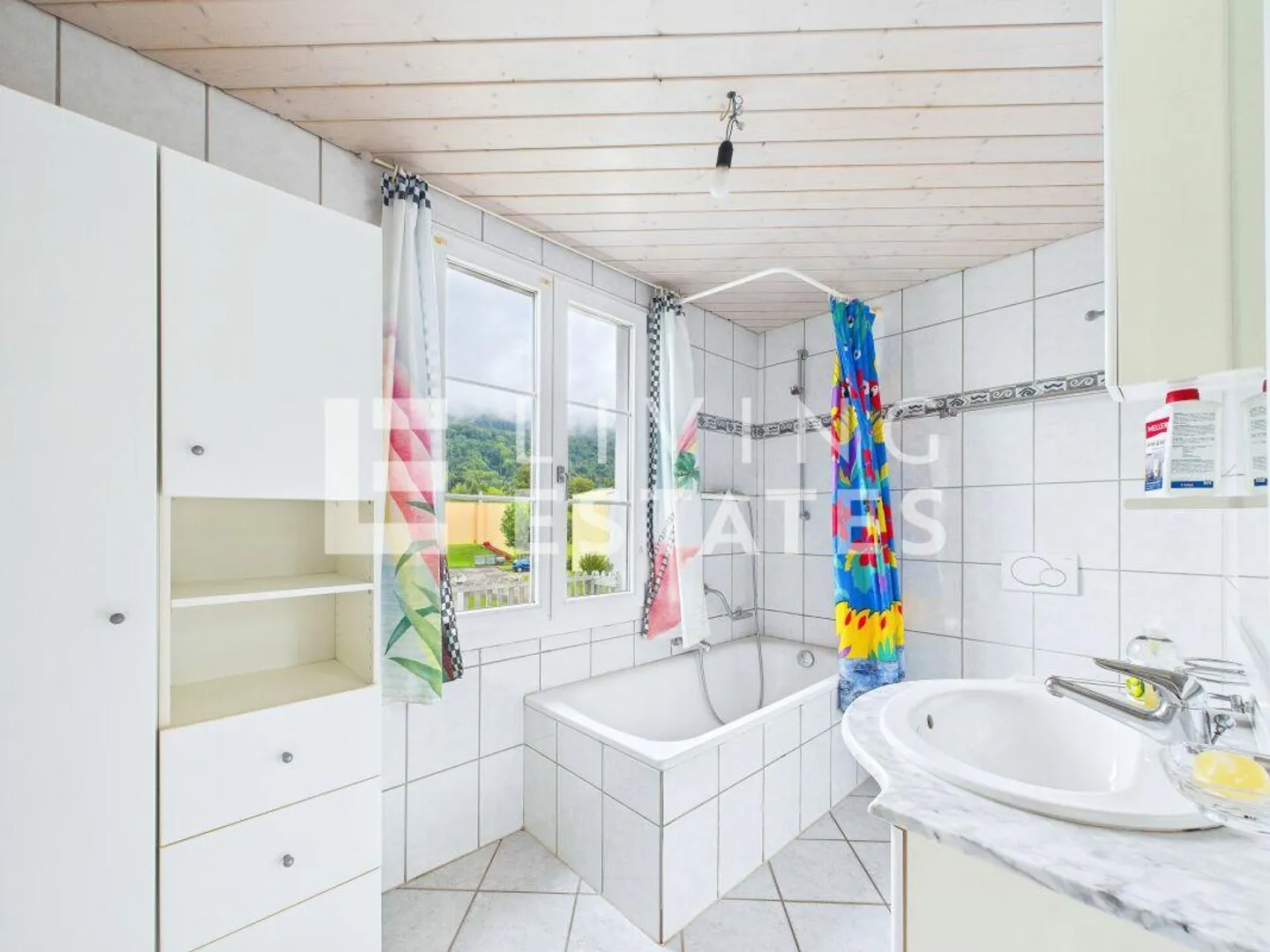 COZY - RUSTIC - CENTRAL - Photo 10 of 13