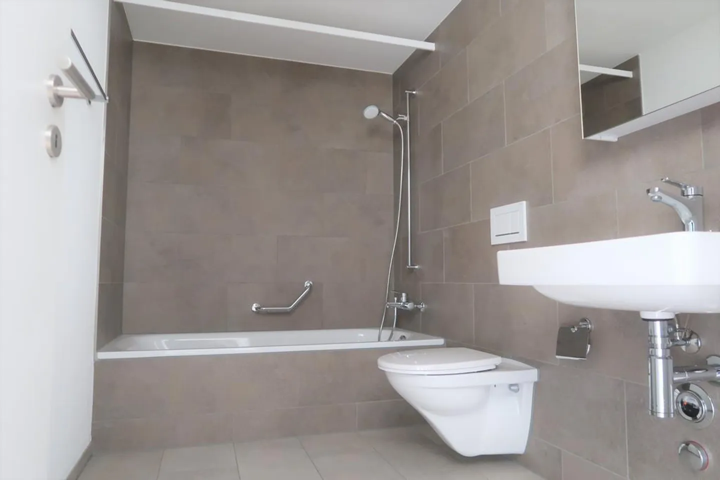 Spacious 3.5-room apartment - Photo 7 of 8