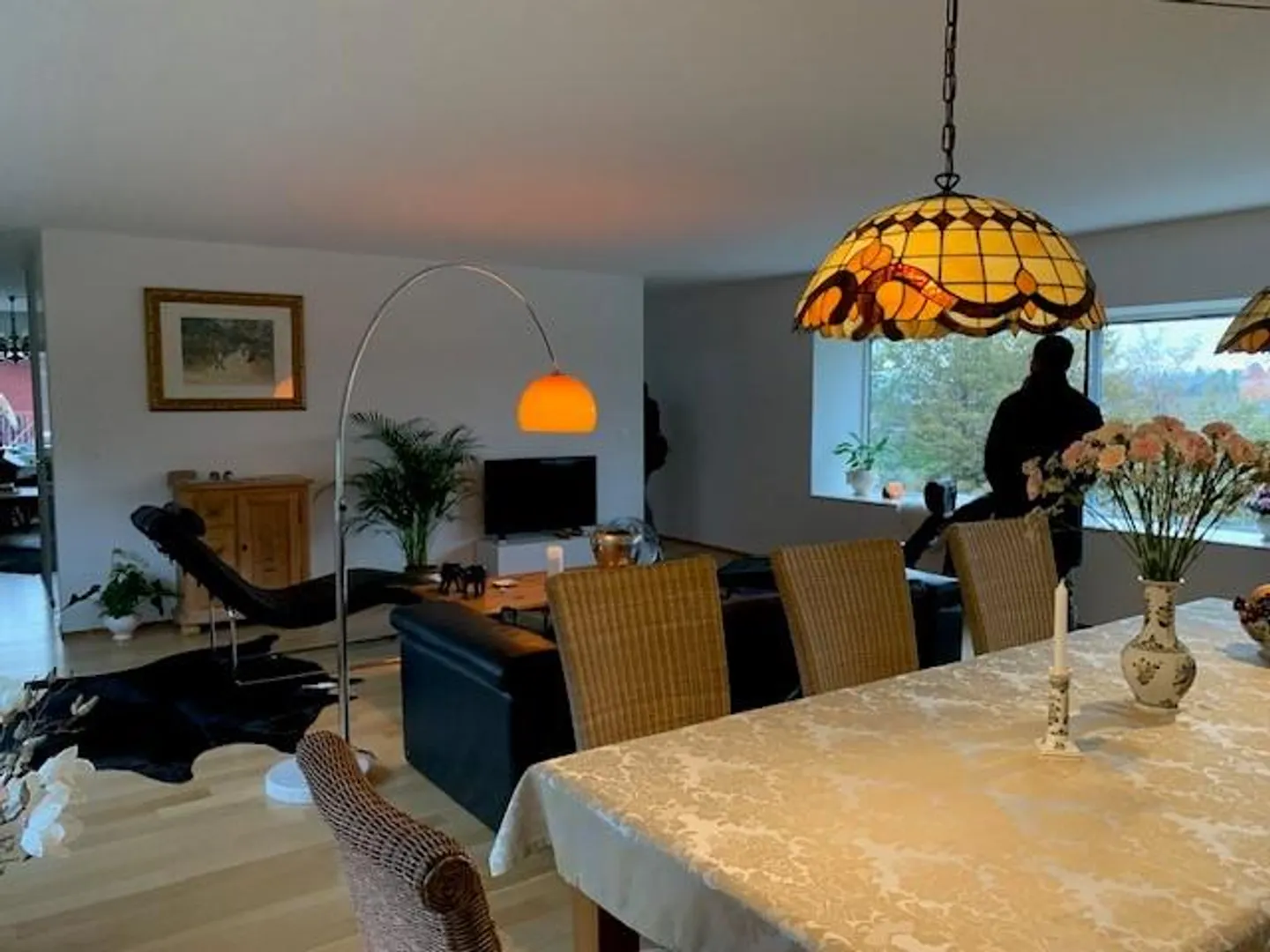 Spacious Attic Apartment - Photo 4 of 8