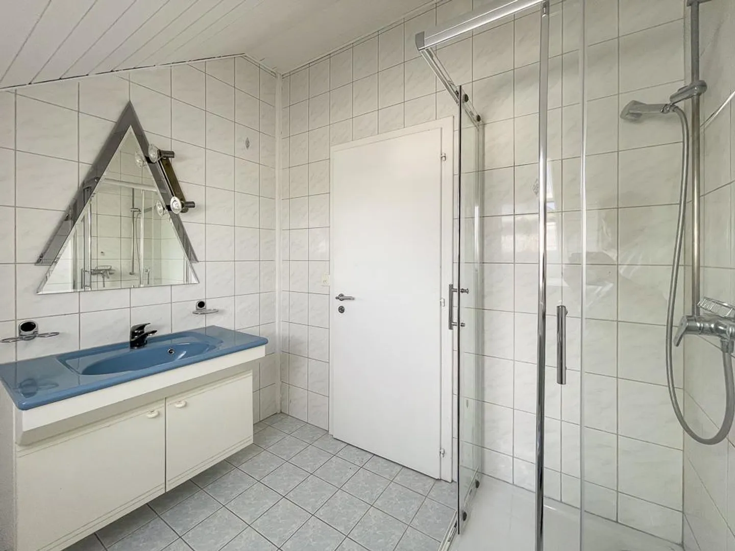 Family villa with furnished studio for subletting? Ideal for additional income - Photo 14 of 14