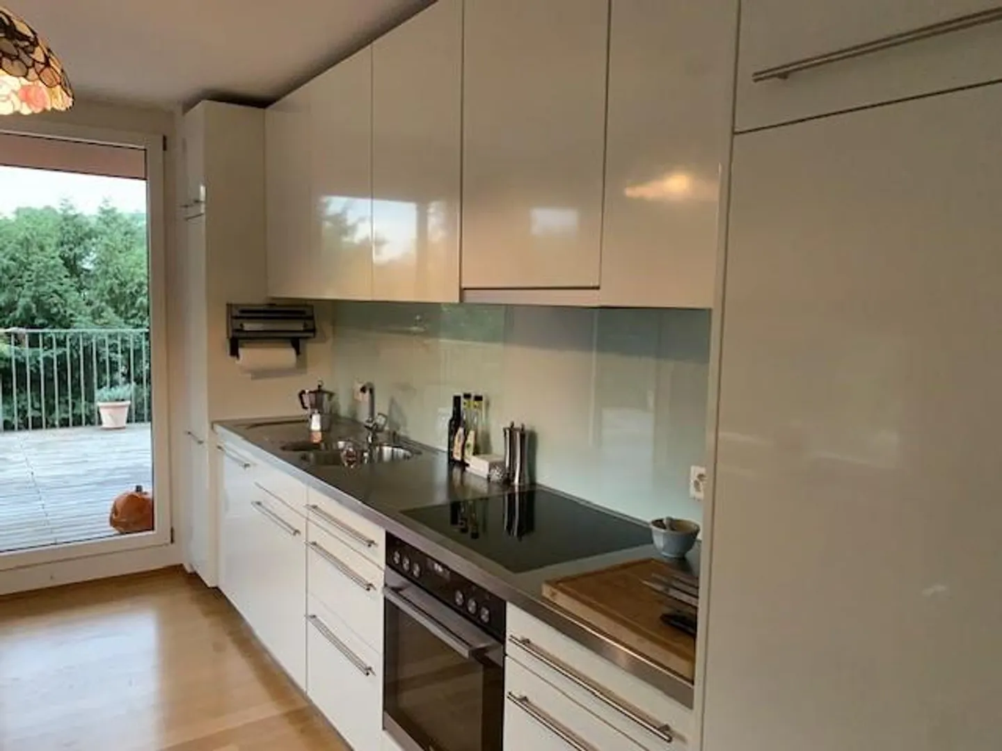 Spacious Attic Apartment - Photo 6 of 8