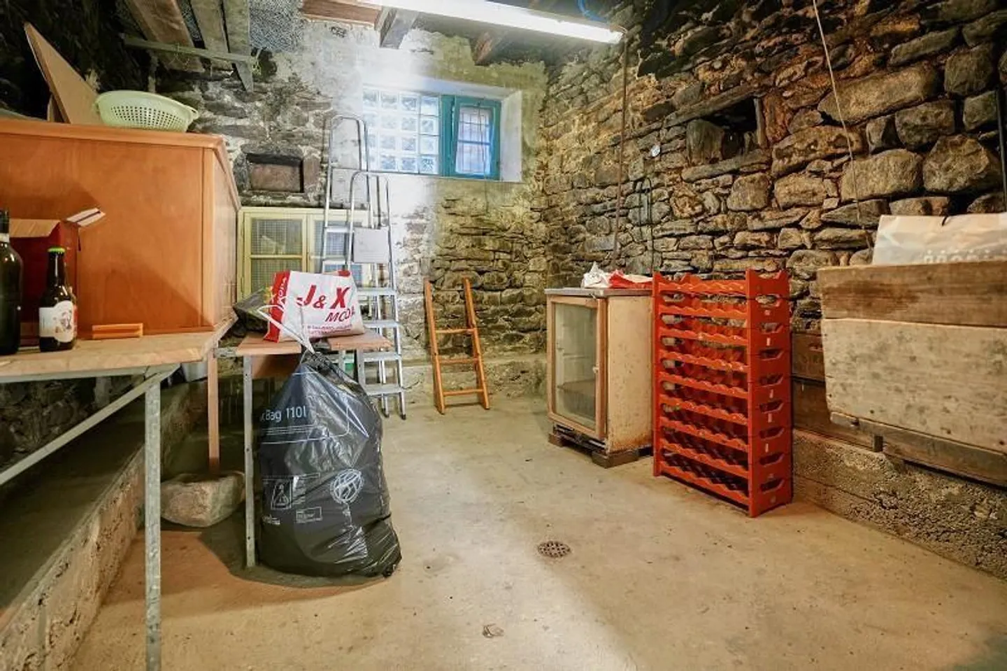 4 1/2-Room House with Two Outbuildings in a Very Quiet, Sunny Location - Photo 22 of 41