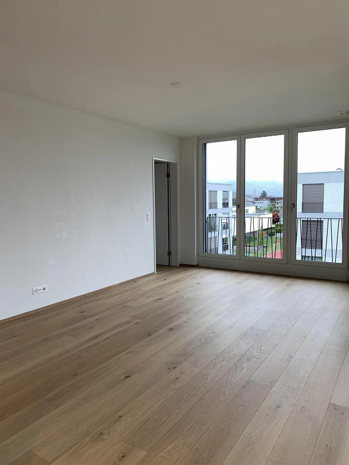 Modern 2.5-room apartment in the unique Lindenpark - Photo 3 of 8