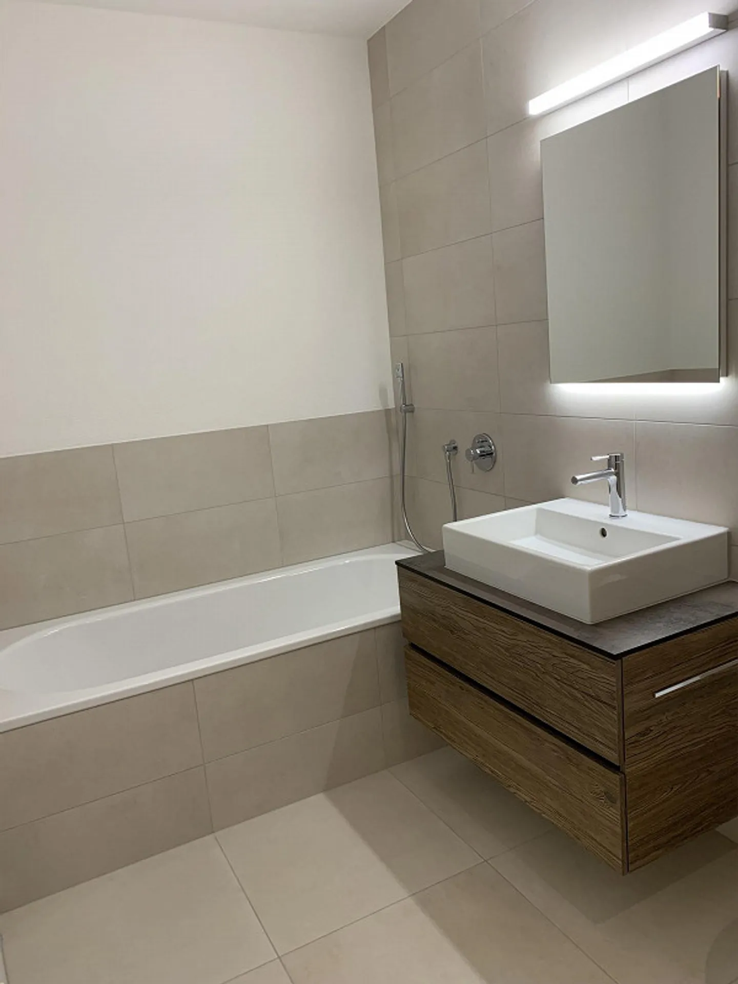 Modern 2.5-room apartment in the unique Lindenpark - Photo 8 of 8