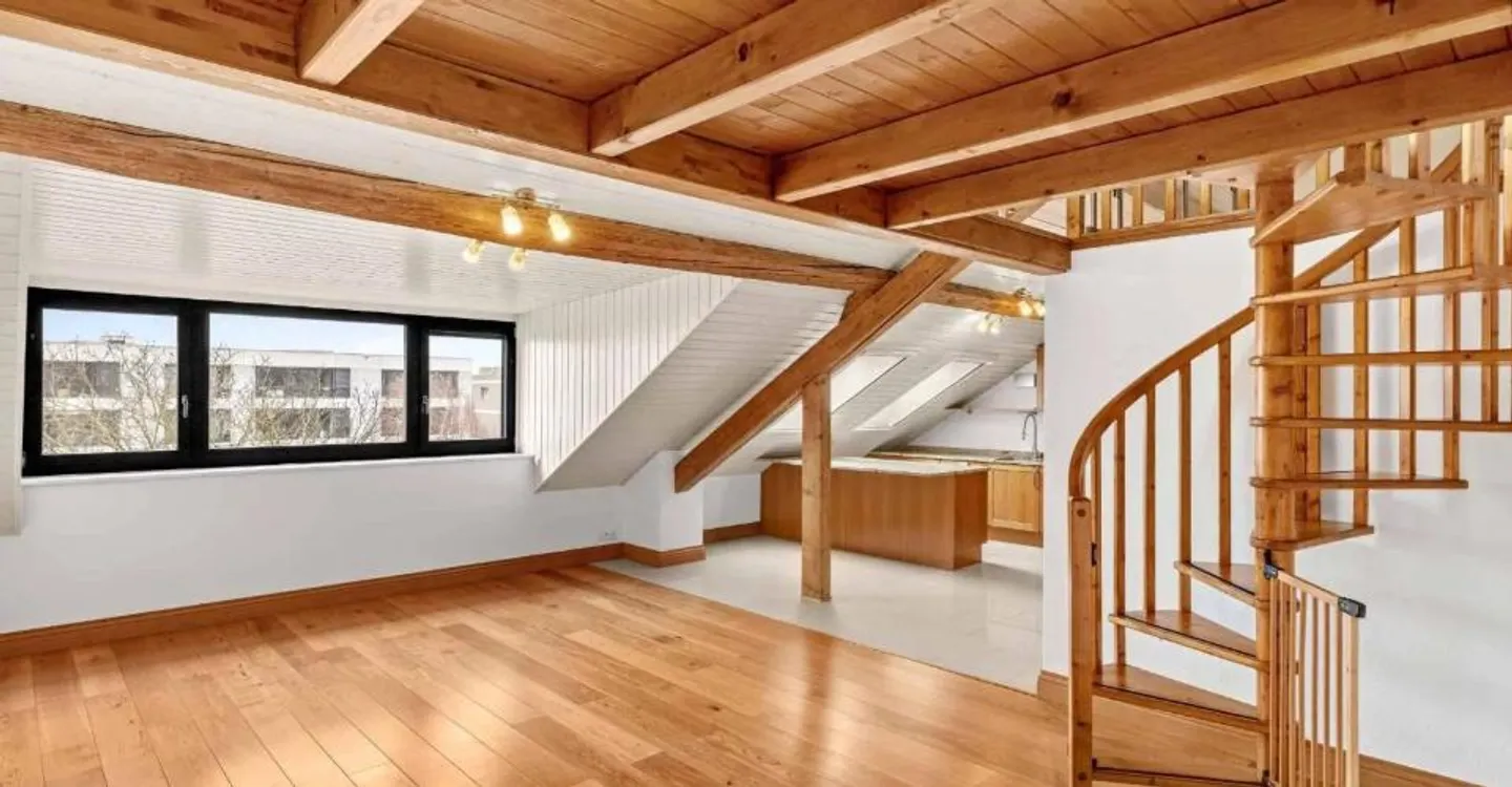 Appartement de charme sous les toits ? Au coeur du Vieux Meyrin - Foto 7 von 12