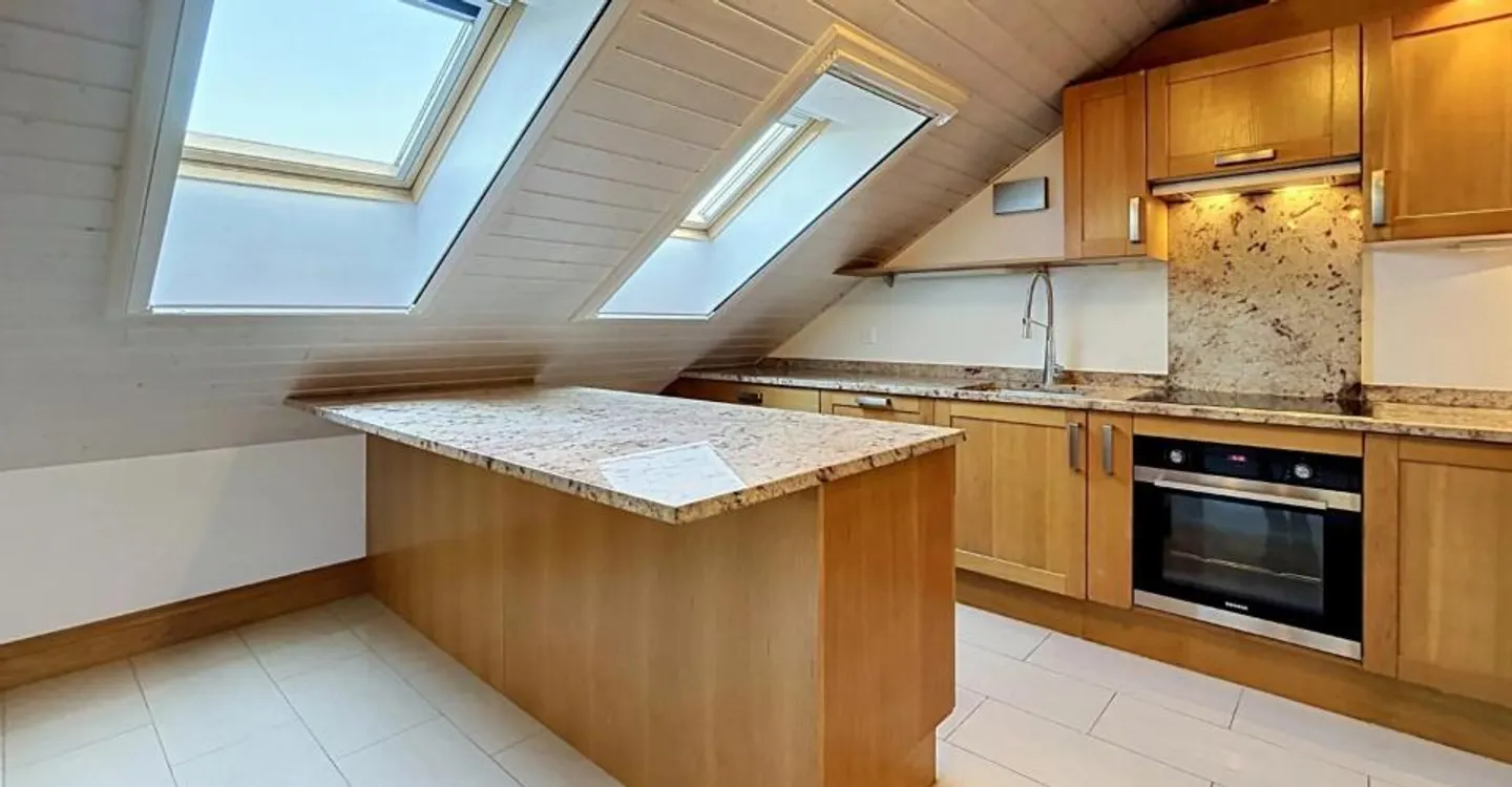 Appartement de charme sous les toits ? Au coeur du Vieux Meyrin - Foto 9 von 12