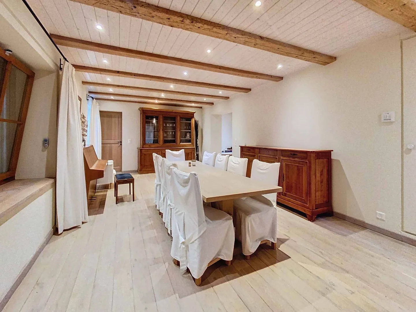 Charming Farmhouse Retreat - Photo 3 of 11