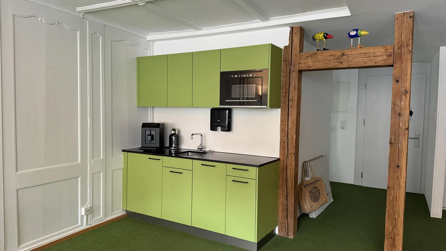 In the center - ideal for office or studio! - Photo 3 of 21