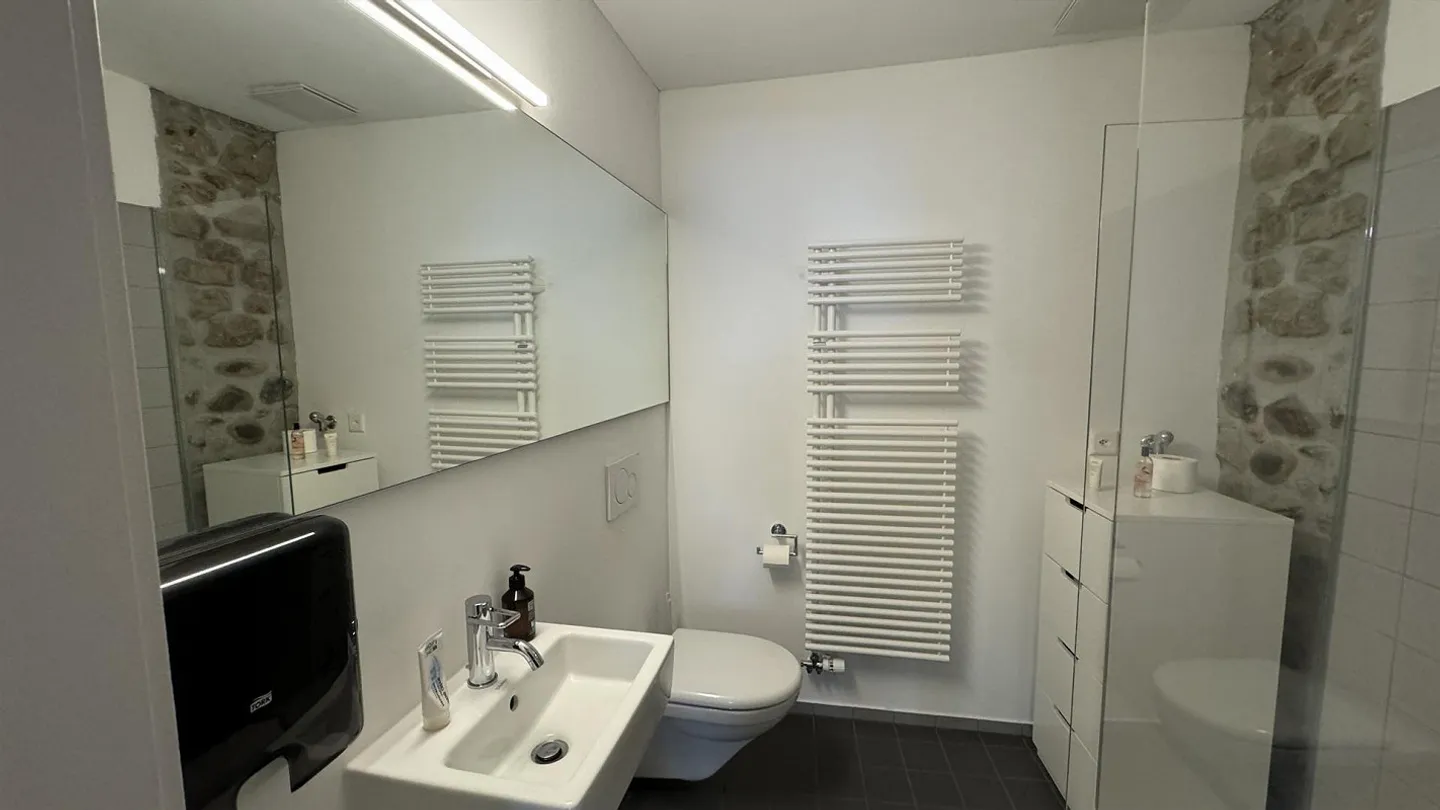 In the center - ideal for office or studio! - Photo 5 of 21