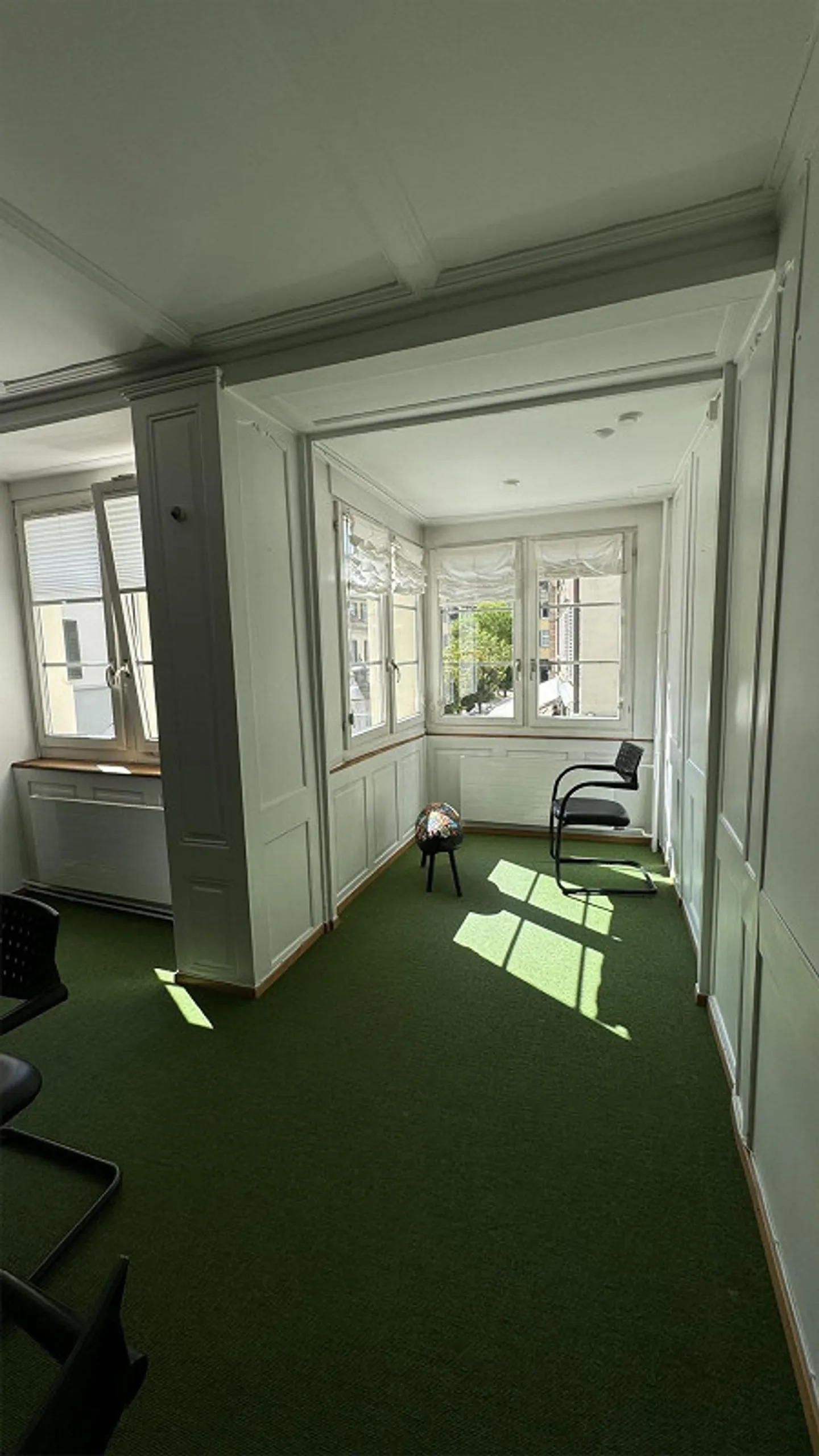 In the center - ideal for office or studio! - Photo 7 of 21