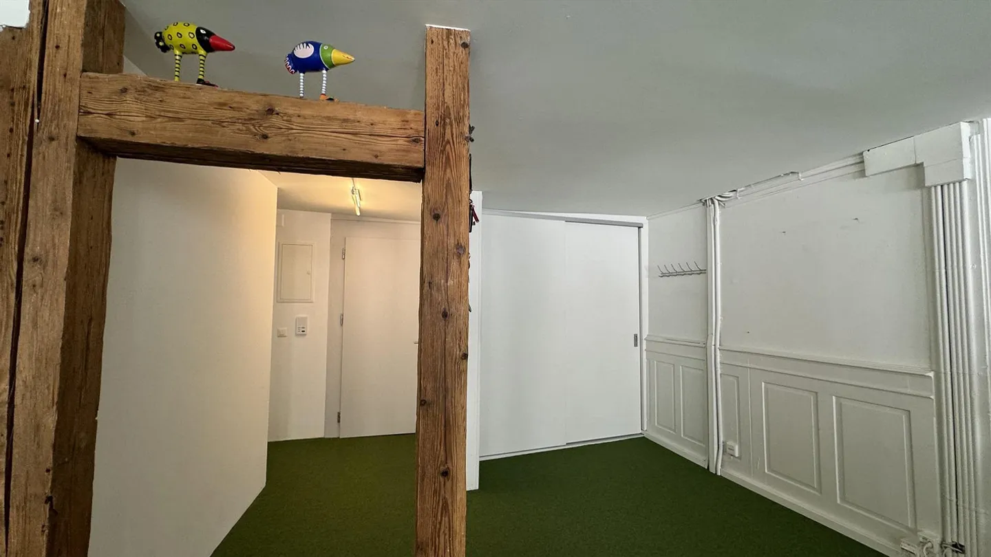 In the center - ideal for office or studio! - Photo 8 of 21