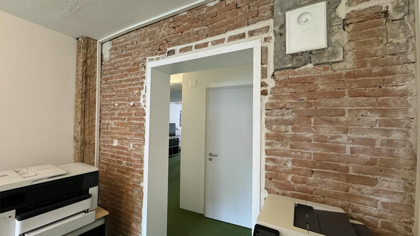 In the center - ideal for office or studio! - Photo 10 of 21