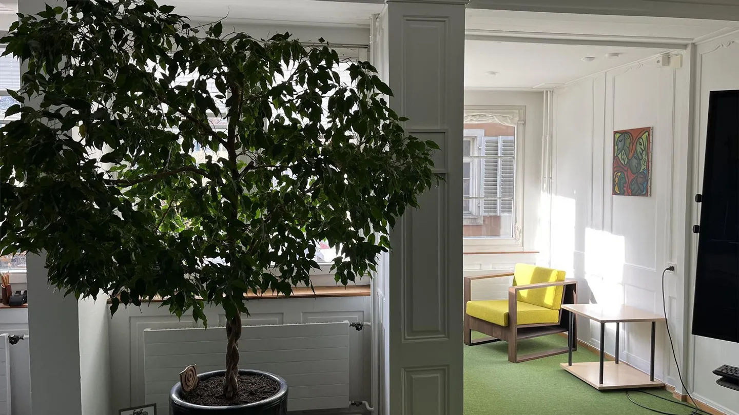 In the center - ideal for office or studio! - Photo 11 of 21