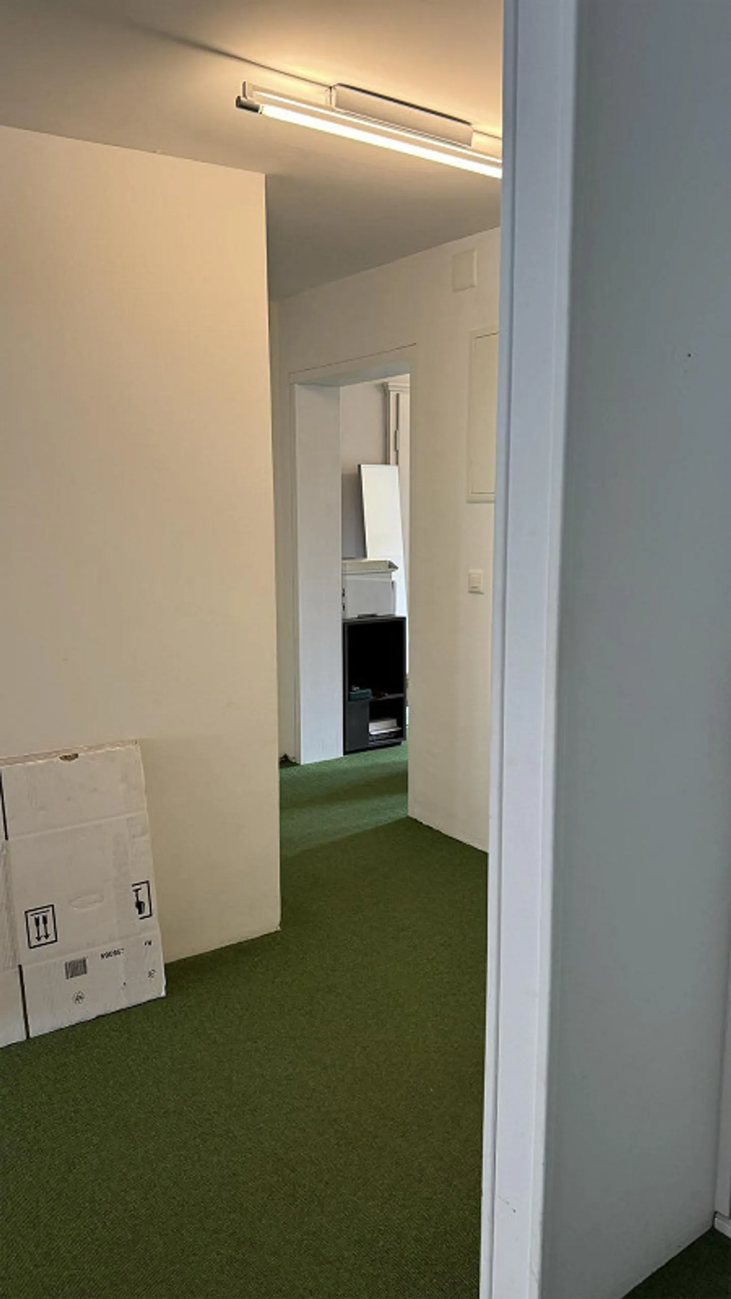 In the center - ideal for office or studio! - Photo 13 of 21