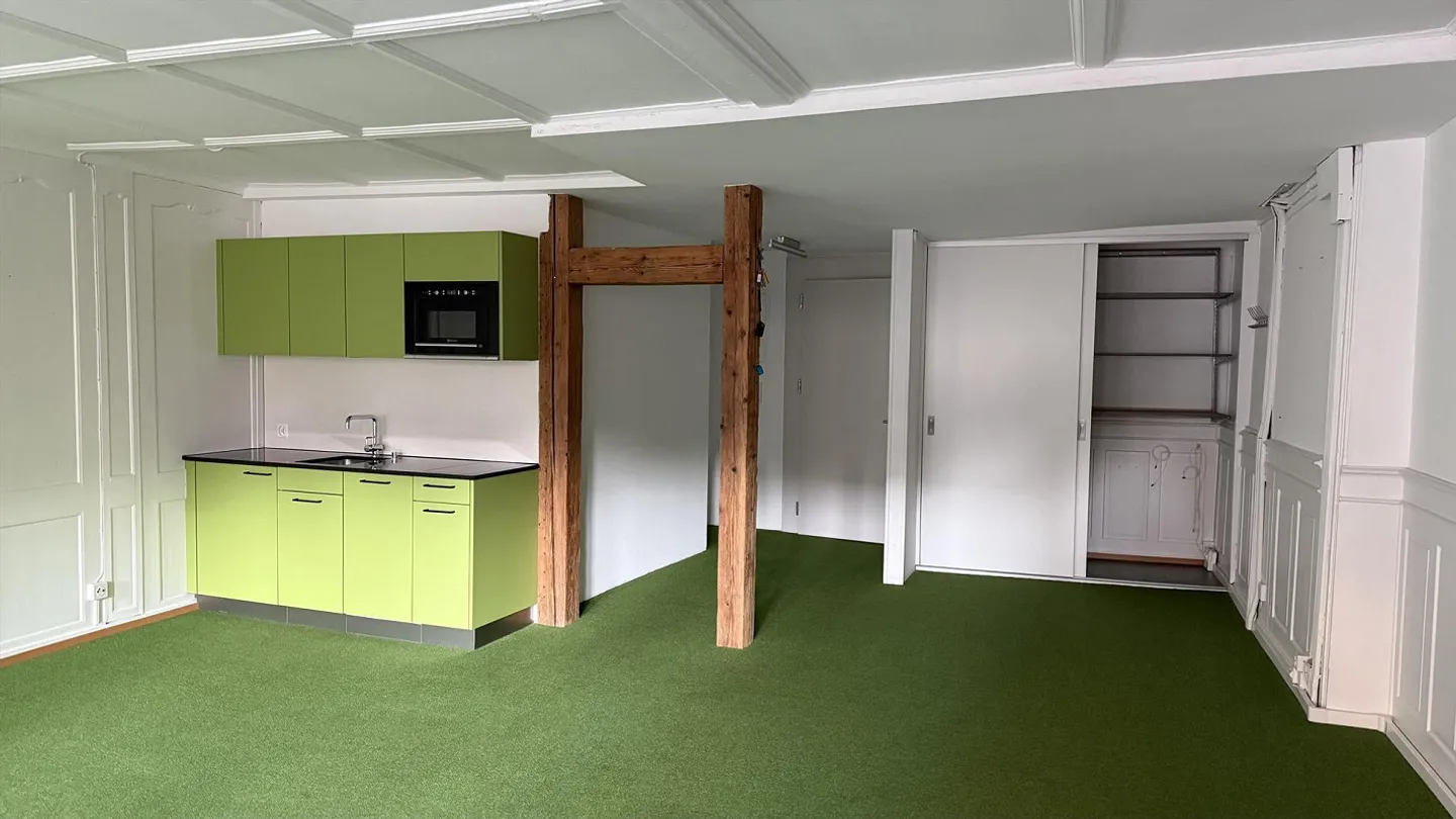 In the center - ideal for office or studio! - Photo 14 of 21