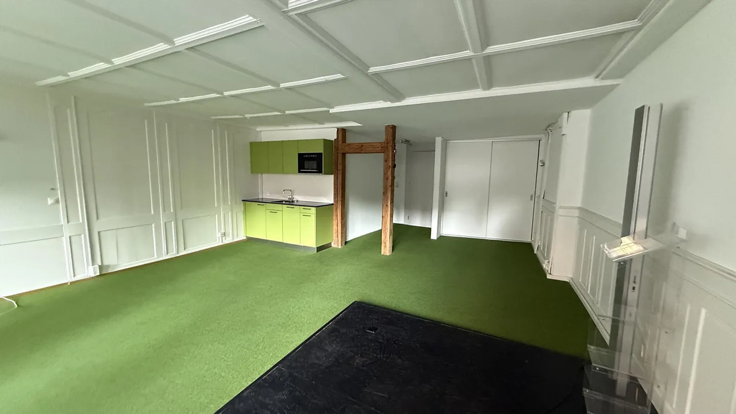 In the center - ideal for office or studio! - Photo 15 of 21