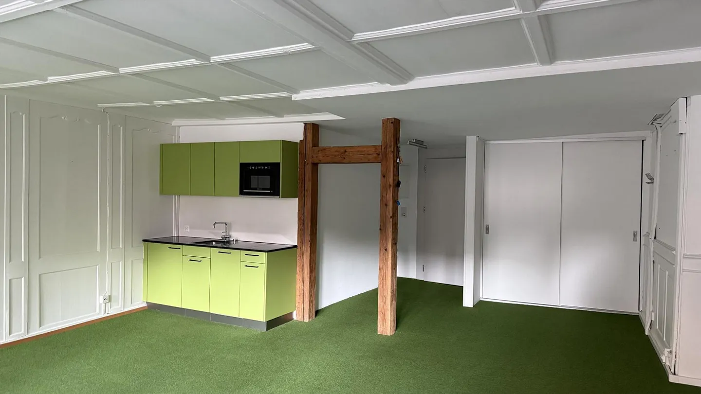 In the center - ideal for office or studio! - Photo 16 of 21