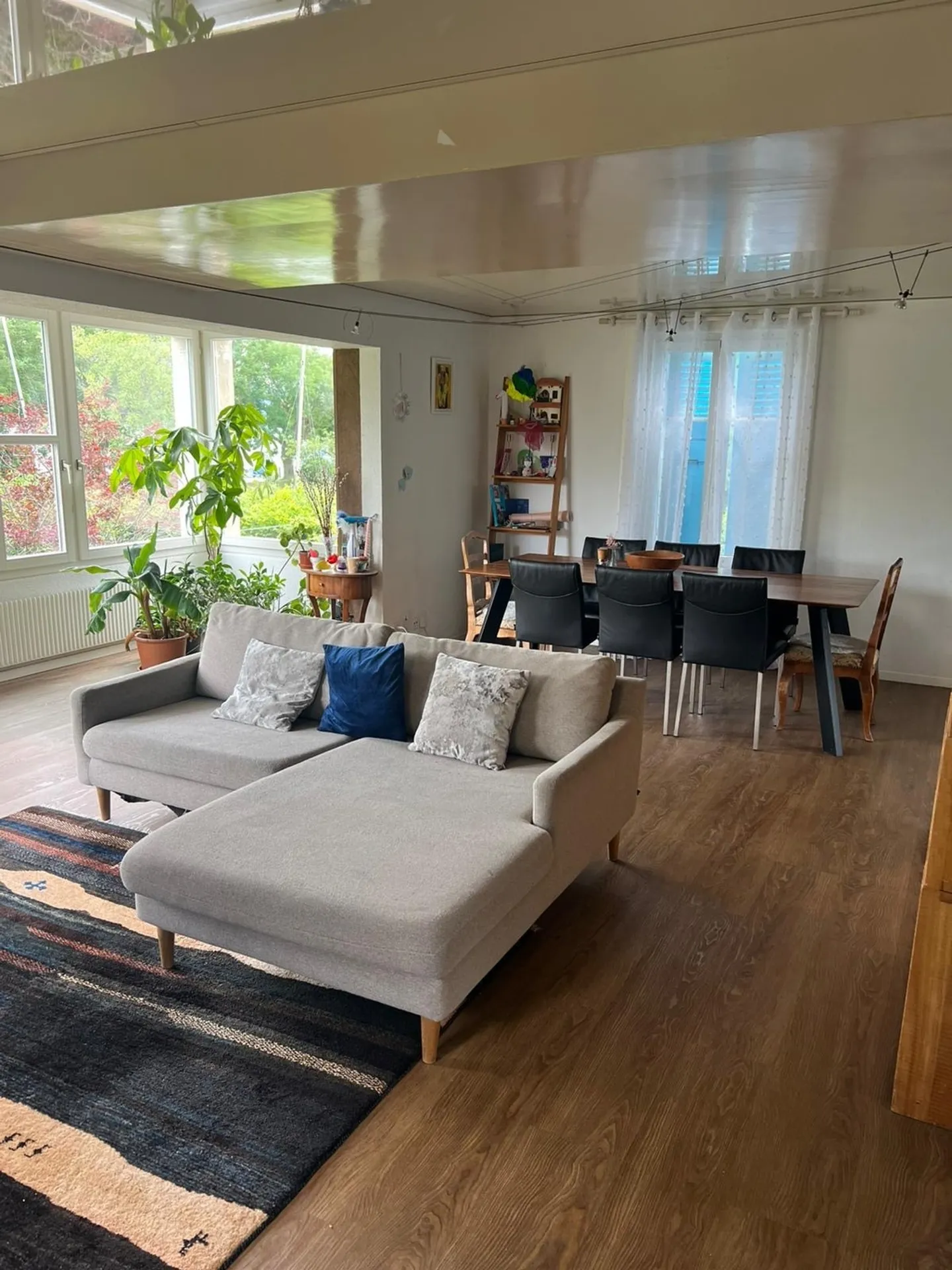 Lakeside Villa for Holiday Stay - Photo 9 of 10