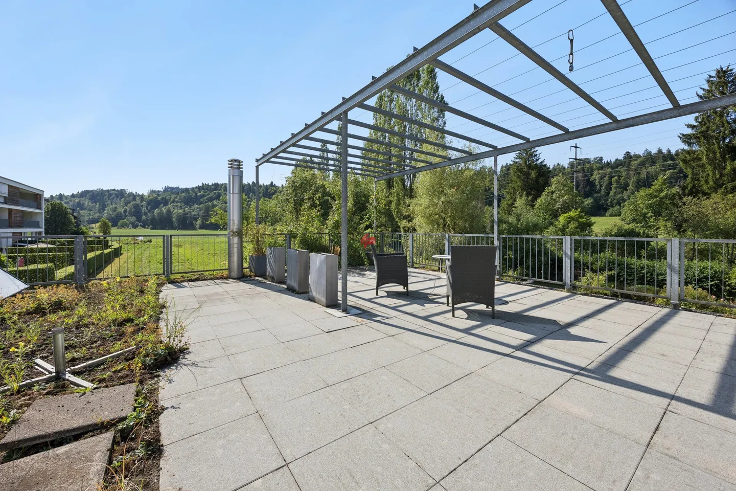 Spacious Loft with Private Garden - Photo 11 of 12