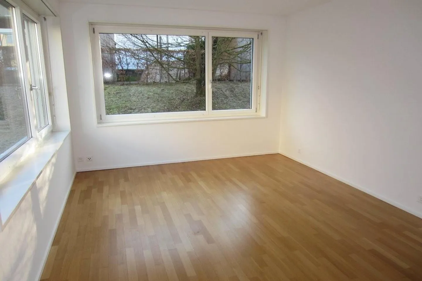 Perfectly located, modern city apartment - Photo 7 of 10