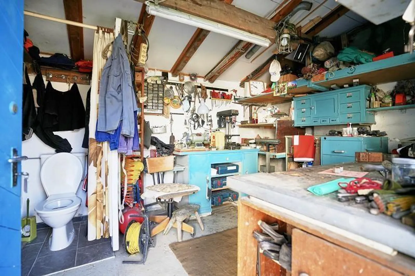 4 1/2-Room House with Two Outbuildings in a Very Quiet, Sunny Location - Photo 27 of 41