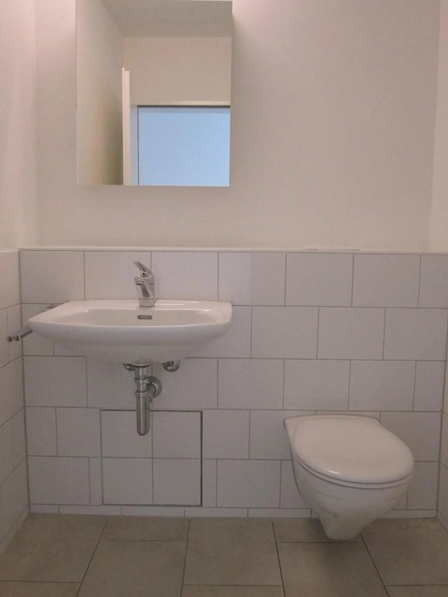 Perfectly located, modern city apartment - Photo 10 of 10