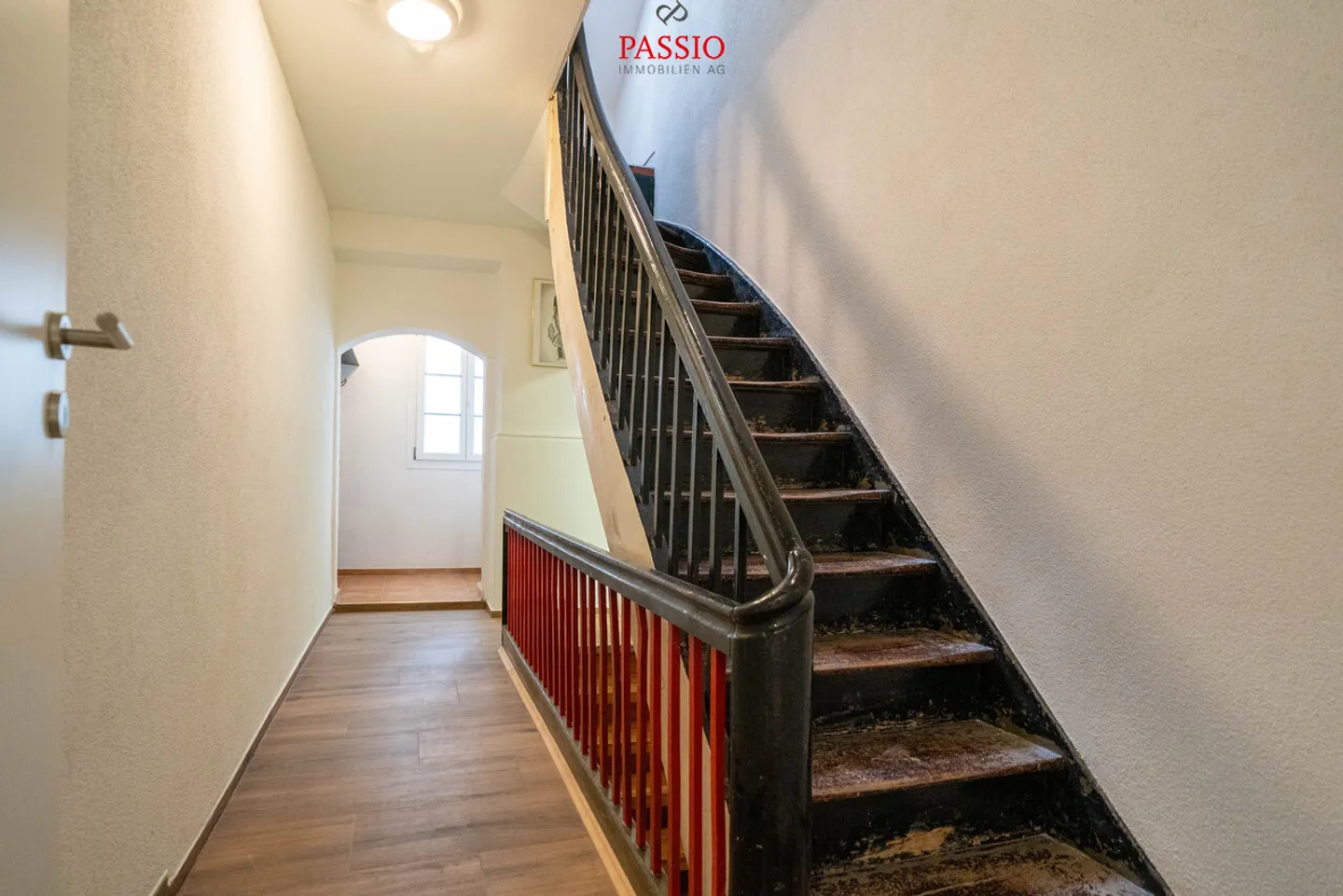 Central 7-Room Townhouse with Restaurant in the Heart of Olten - Photo 15 of 34