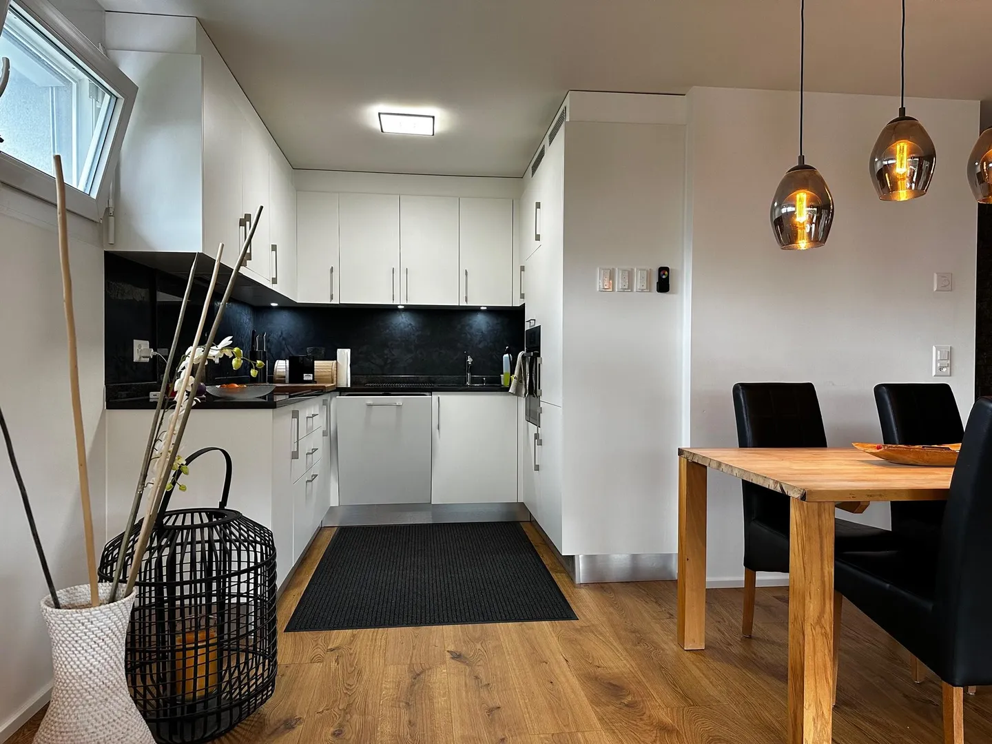 Charming Garden Apartment - Photo 5 of 15