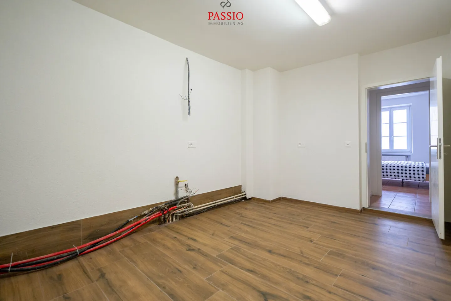 Central 7-Room Townhouse with Restaurant in the Heart of Olten - Photo 16 of 34