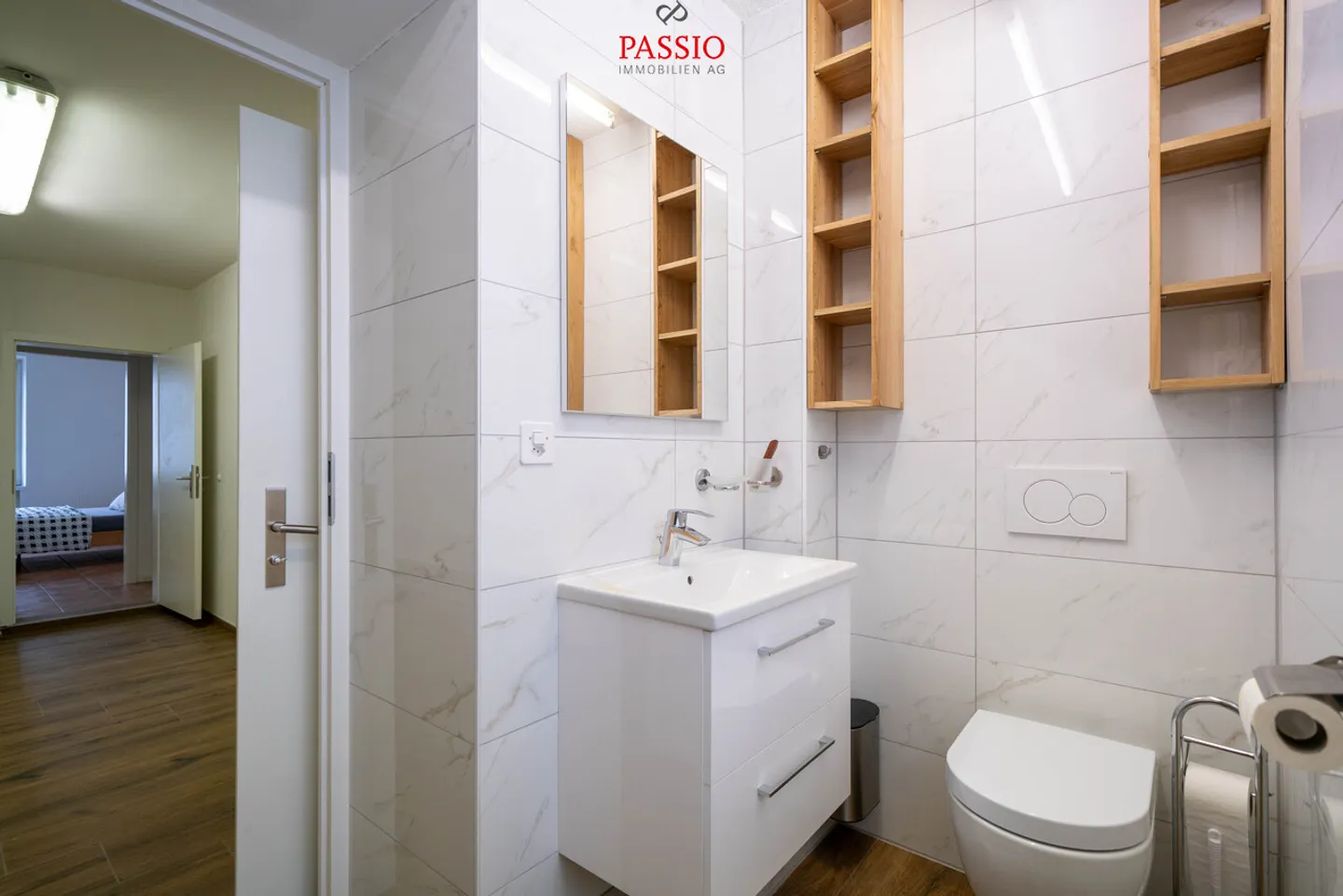 Central 7-Room Townhouse with Restaurant in the Heart of Olten - Photo 18 of 34