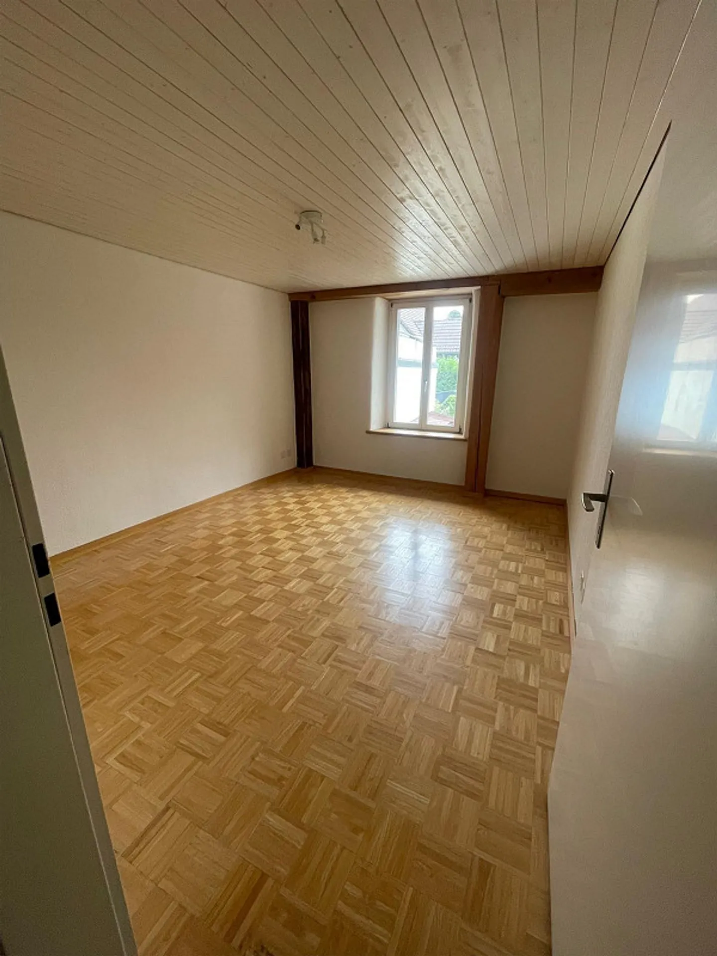 3.5 Room Apartment - Photo 3 of 6
