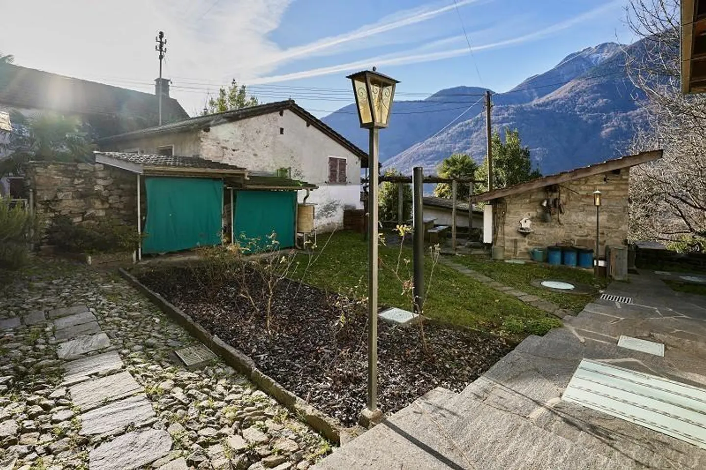 4 1/2-Room House with Two Outbuildings in a Very Quiet, Sunny Location - Photo 34 of 41