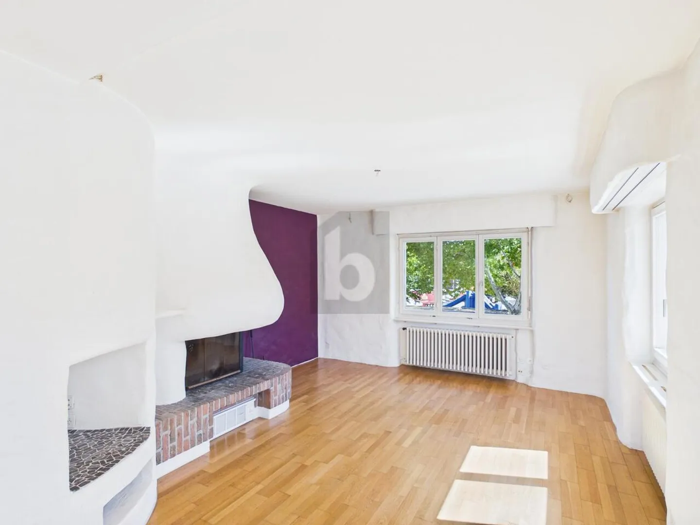 SPACIOUS IN A CENTRAL LOCATION - Photo 1 of 6