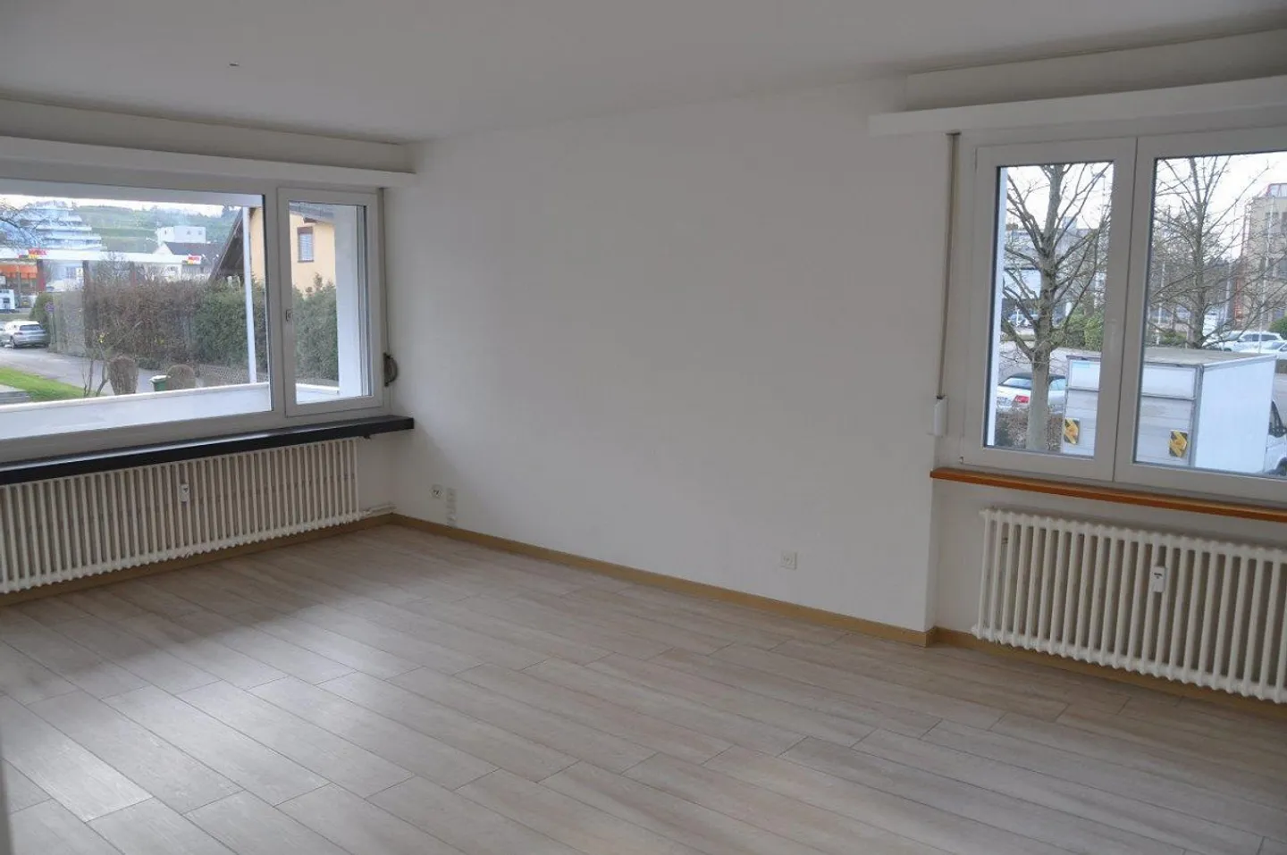 Schöne 3,5 Zimmer Wohnung in zentraler Lage - Foto 2 von 13