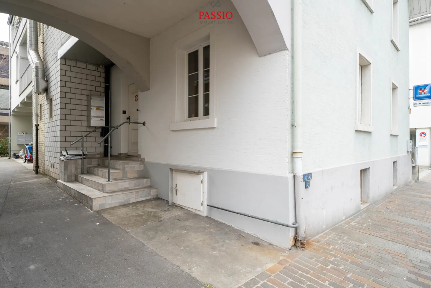 Central 7-Room Townhouse with Restaurant in the Heart of Olten - Photo 34 of 34