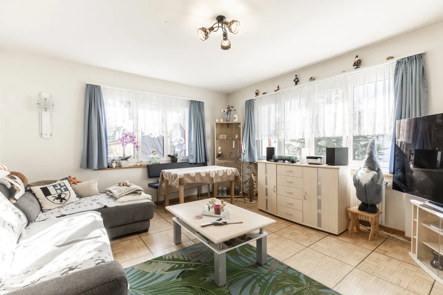 Family-friendly home with many uses - Photo 4 of 12