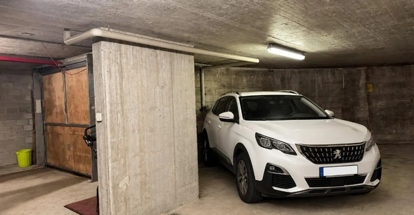 Unterirdischer Parkplatz - Foto 1 von 6