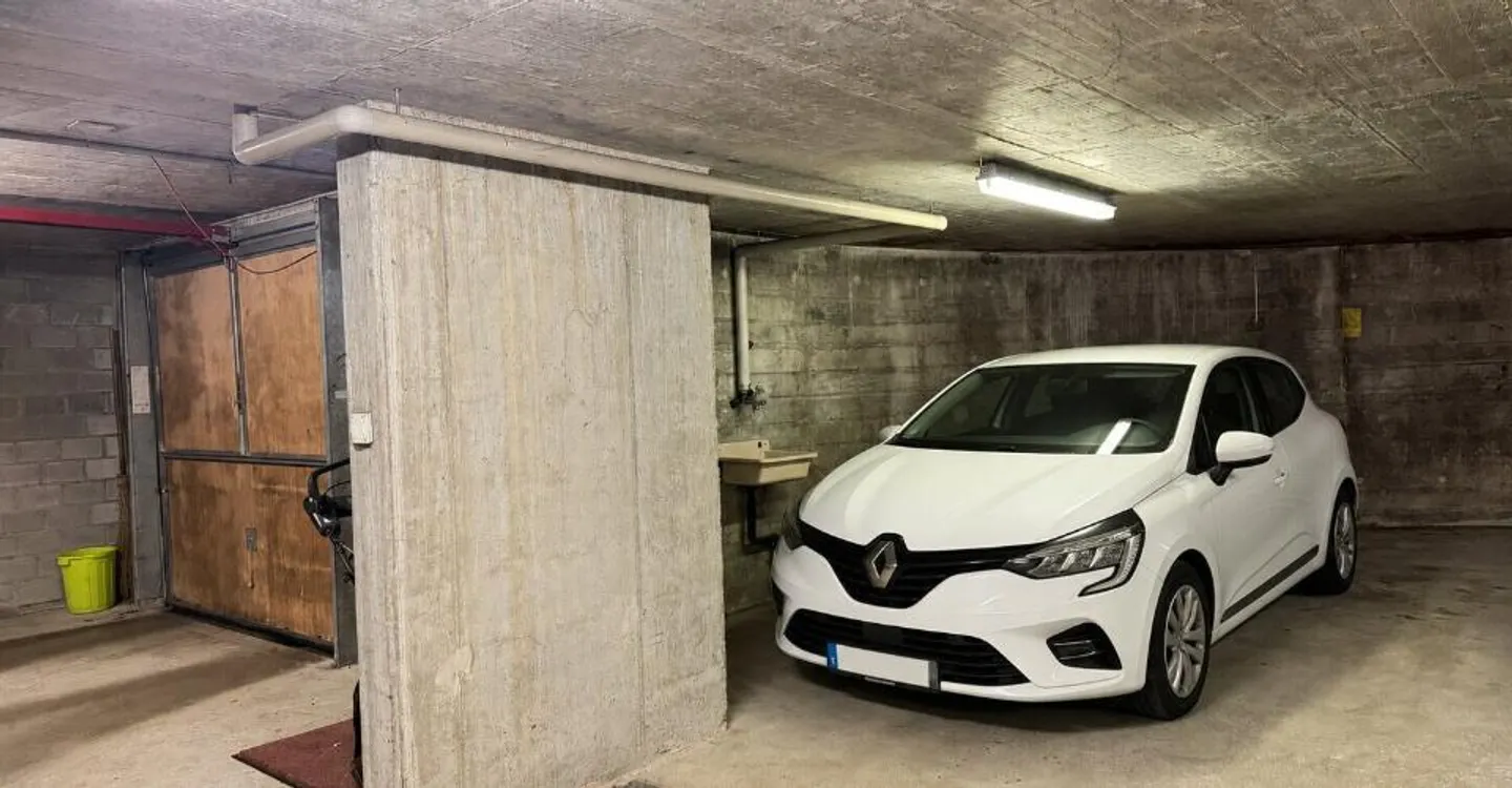 Unterirdischer Parkplatz - Foto 2 von 6